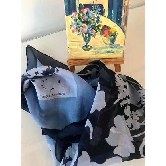 Vintage Ted Lapidus scarf with flowers in blue - Picture 5 of 5